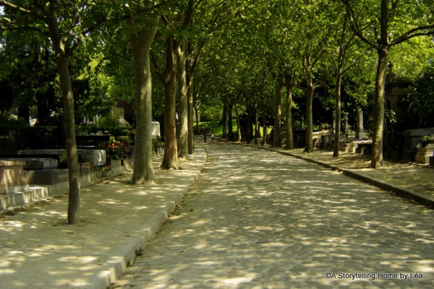 A peaceful road in Père-Lachaise cemetary, Paris